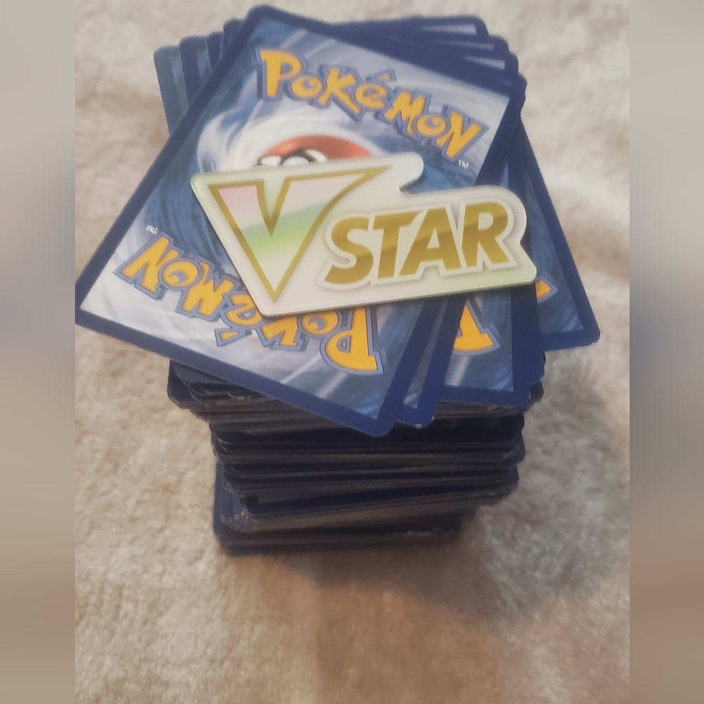 Random Pokemon Trading Card Collection - Picture 4 of 5